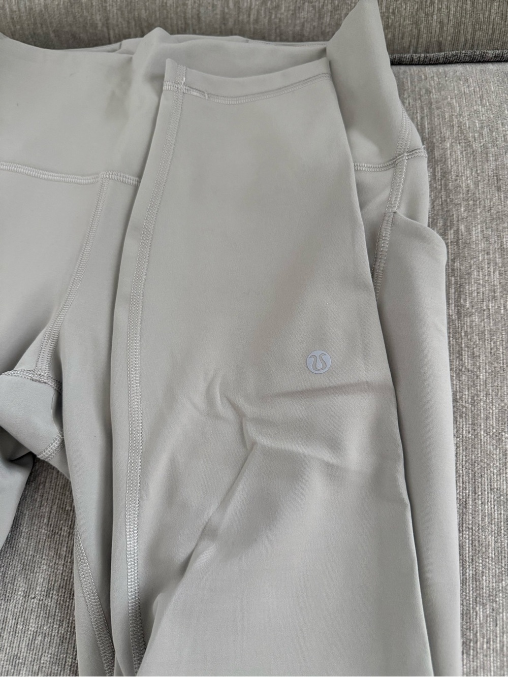 Lululemon - Picture 2 of 2